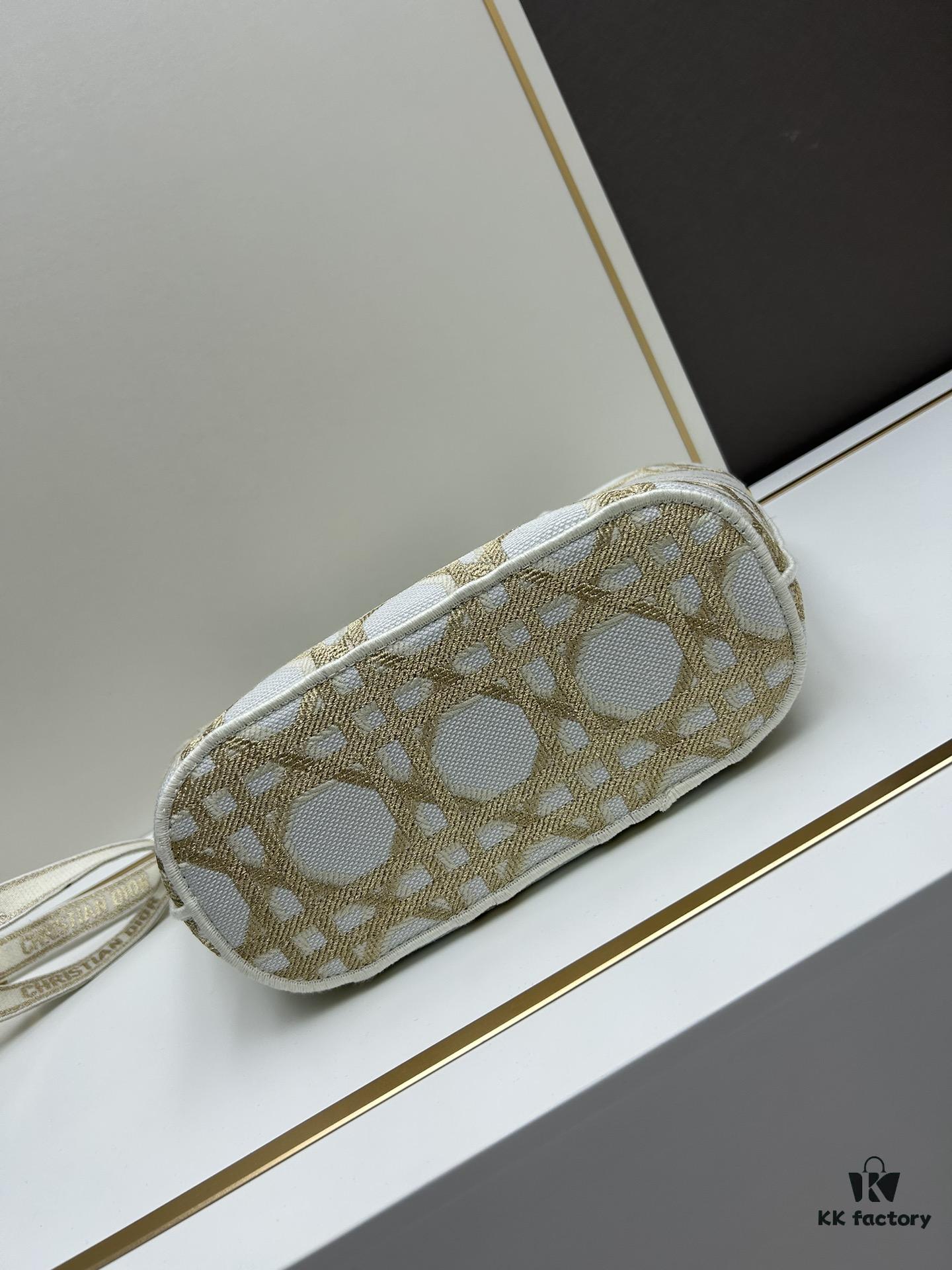 Dior ❤ (With Mini Bag + Strap) New Embroidered Basket Bag