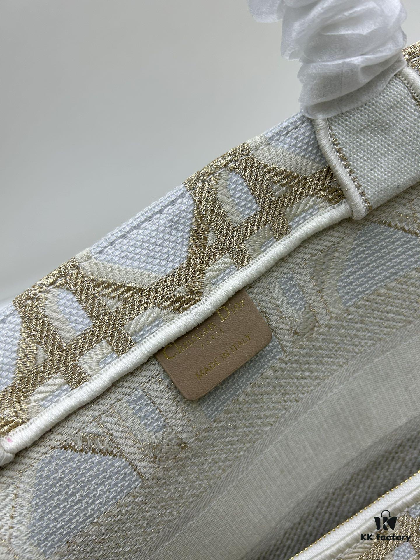 Dior ❤ (With Mini Bag + Strap) New Embroidered Basket Bag