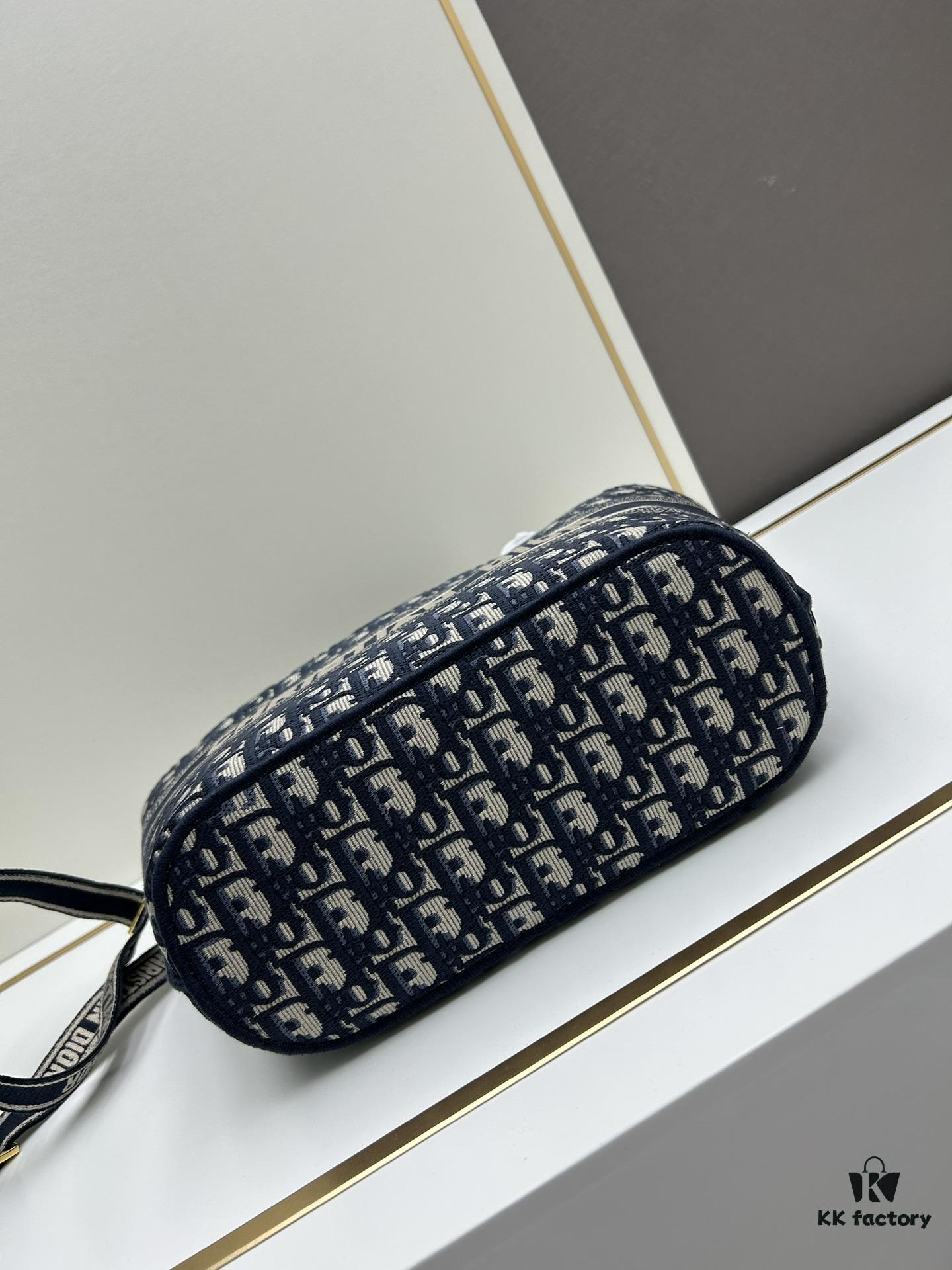 Dior ❤ (With Mini Bag + Strap) New Embroidered Basket Handbag