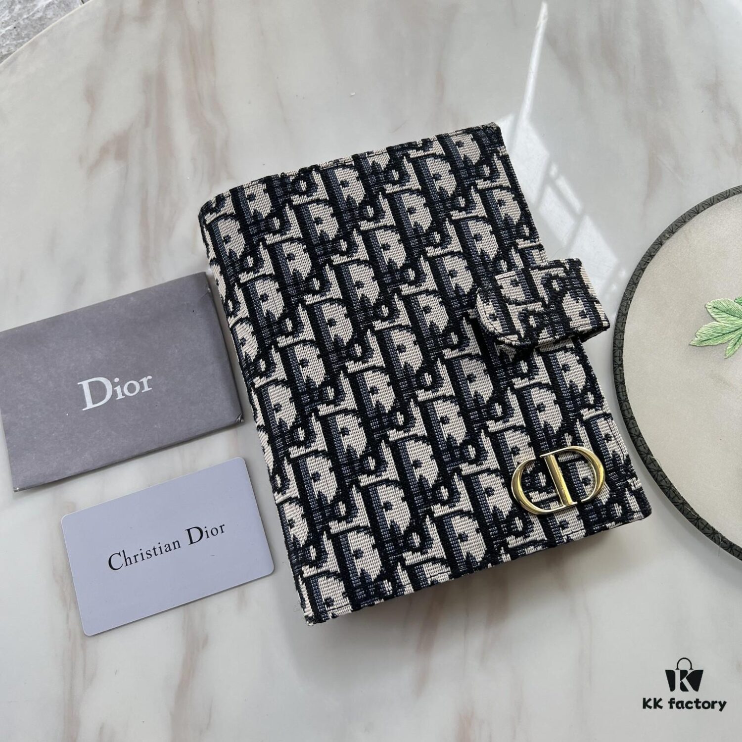 Dior Notebook, Counter Model, Fine Smooth Material, Impeccable Craftsmanship, Built-in Card Slots and Dividers, Made from Imported Italian Lamb Leather