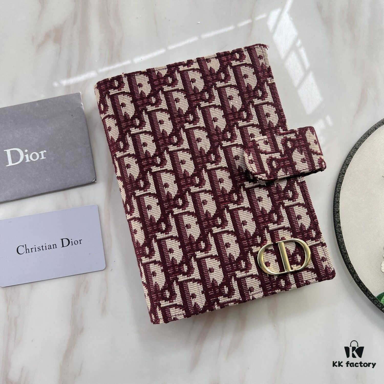 Dior Notebook, Counter Edition, Fine and Smooth Material, Impeccable Craftsmanship, Built-in Card Slots and Dividers, Made from Imported Italian Lamb Leather, Size 15x19x4cm