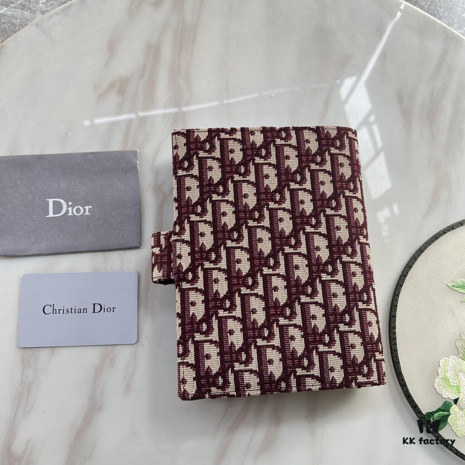 Dior Notebook, Counter Edition, Fine and Smooth Material, Impeccable Craftsmanship, Built-in Card Slots and Dividers, Made from Imported Italian Lamb Leather, Size 15x19x4cm