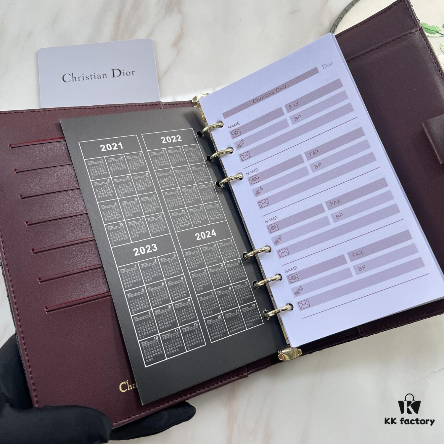 Dior Notebook, Counter Edition, Fine and Smooth Material, Impeccable Craftsmanship, Built-in Card Slots and Dividers, Made from Imported Italian Lamb Leather, Size 15x19x4cm