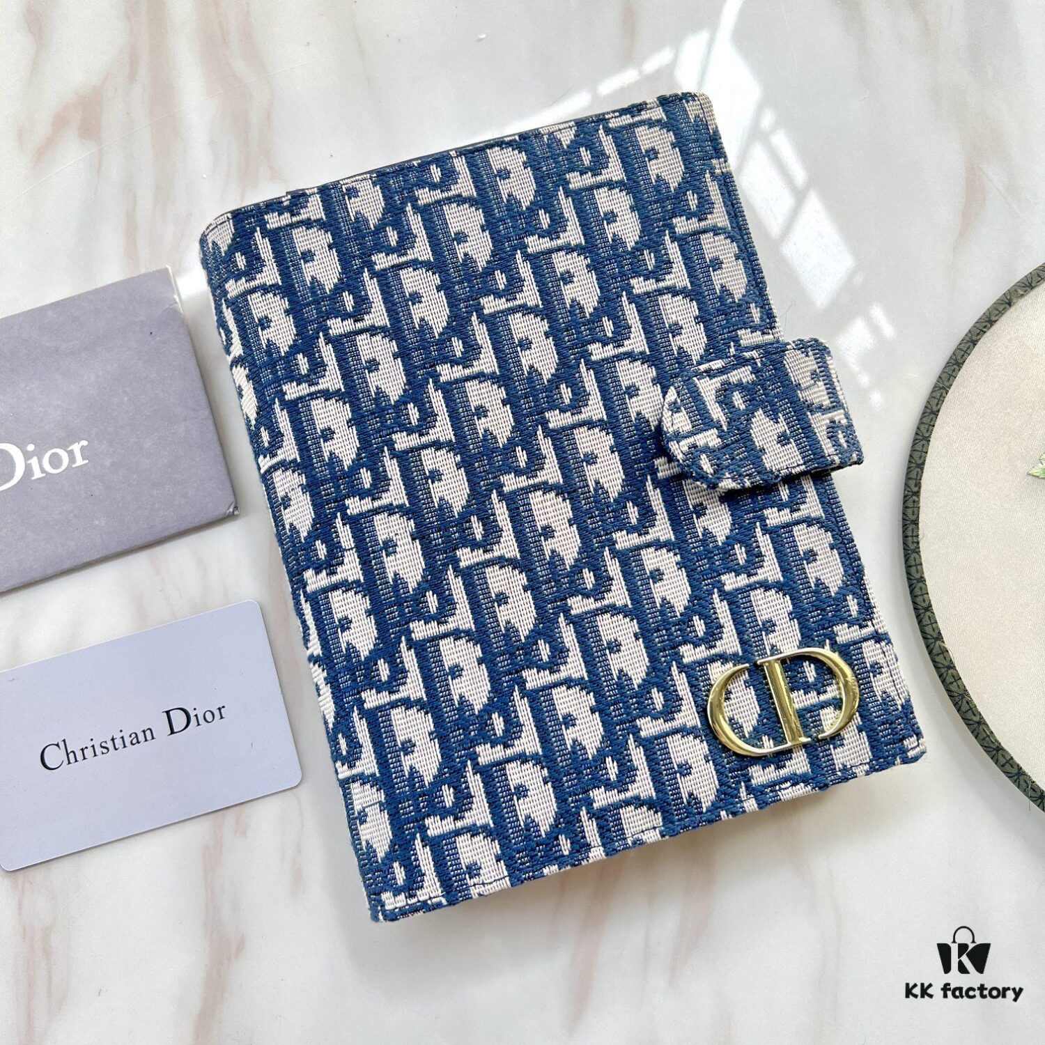 Dior Notebook - Counter Style, Fine and Smooth Material, Impeccable Craftsmanship, Interior Card Slots, Italian Lambskin Import, Size 15x19x4cm