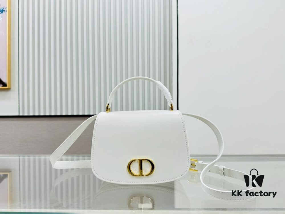 30 Montaigne Avenue Top Handle Bag – A New Arrival from the Dior 2024 Winter Ready-to-Wear Collection