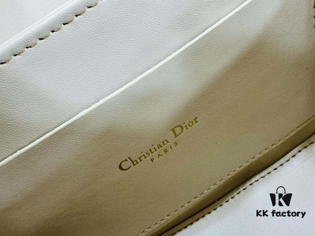 30 Montaigne Avenue Top Handle Bag – Medium Size