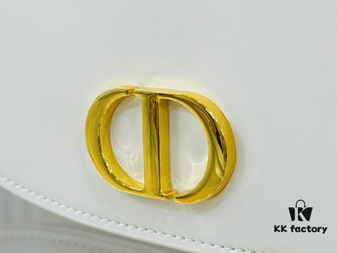 30 Montaigne Avenue Top Handle Bag