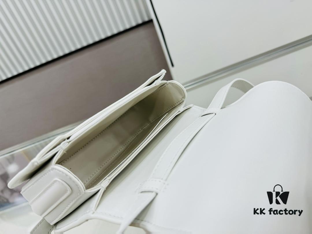 30 Montaigne Avenue Top Handle Bag