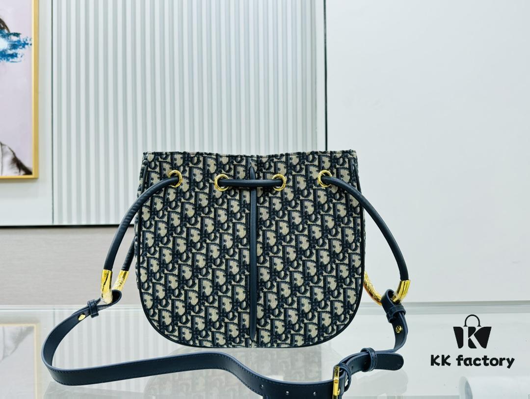 Dior Nolita Handbag – A Modern Interpretation of Elegance from the Fall 2024 Ready-to-Wear Collection