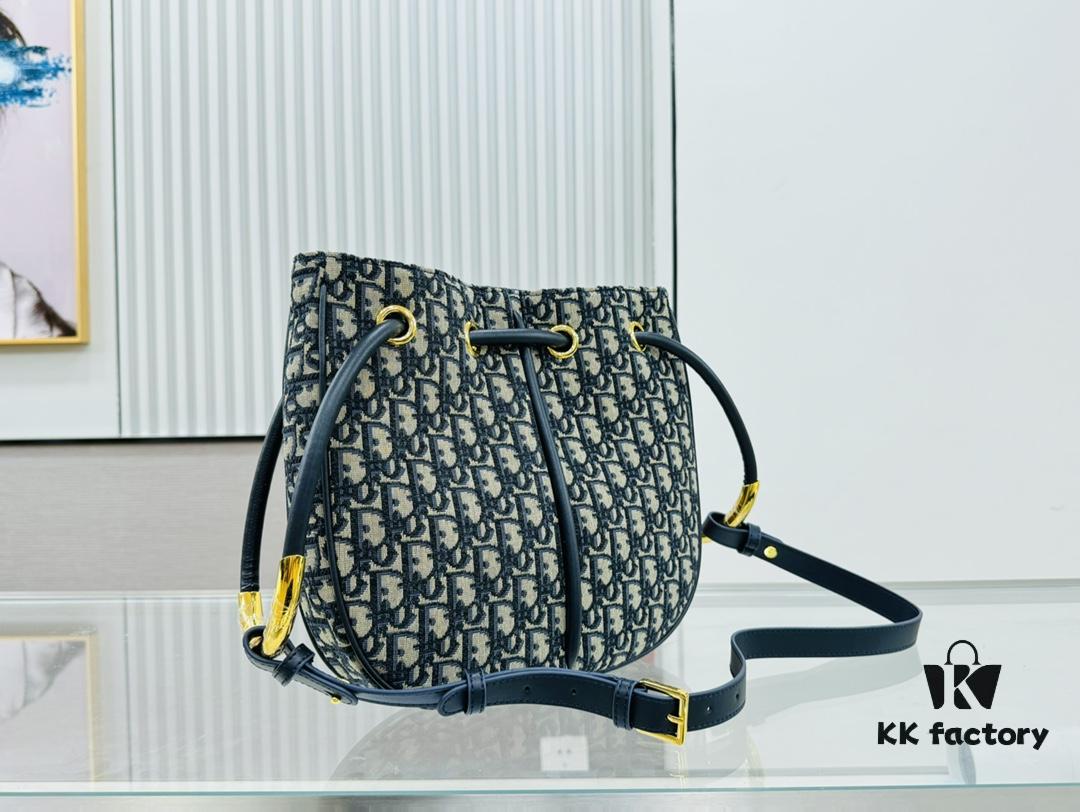 Dior Nolita Handbag – A Modern Interpretation of Elegance from the Fall 2024 Ready-to-Wear Collection