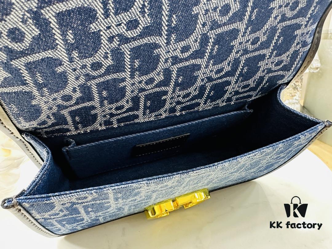 30 Montaigne East-West Chain Bag in Blue Denim Dior Oblique Jacquard