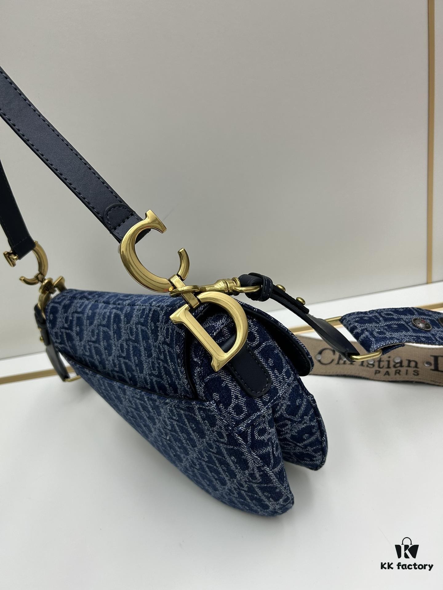 Large Size (With Box) 【♥Dior Saddle Vintage Collection♥】 Dimensions: 25.5 x 20 x 6.5 cm
