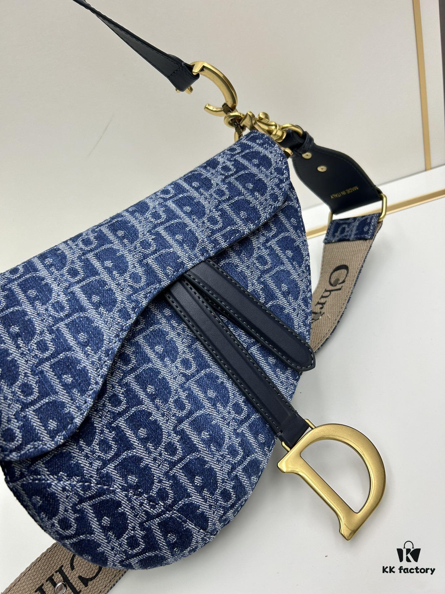 Large Size (With Box) 【♥Dior Saddle Vintage Collection♥】 Dimensions: 25.5 x 20 x 6.5 cm