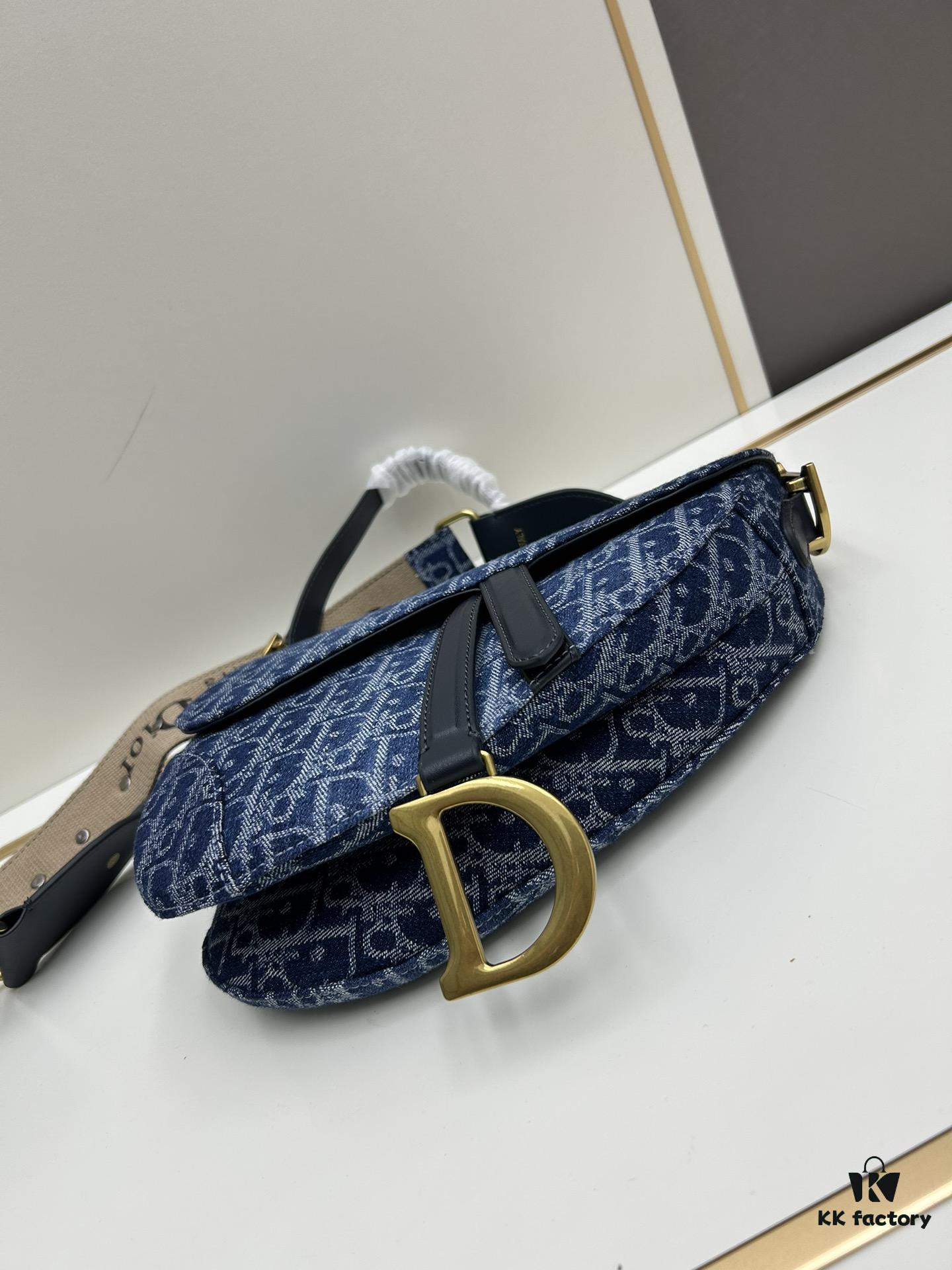 Large Size (With Box) 【♥Dior Saddle Vintage Collection♥】 Dimensions: 25.5 x 20 x 6.5 cm
