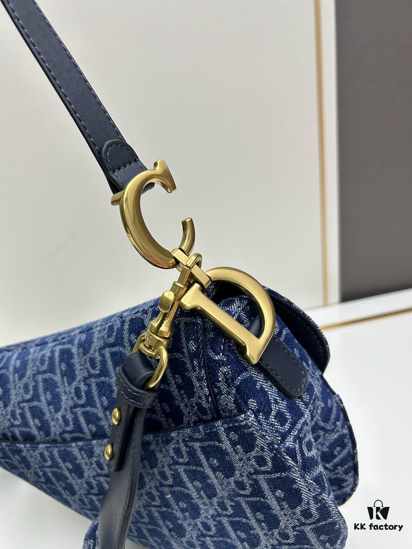 Large Size (With Box) 【♥Dior Saddle Vintage Collection♥】 Dimensions: 25.5 x 20 x 6.5 cm