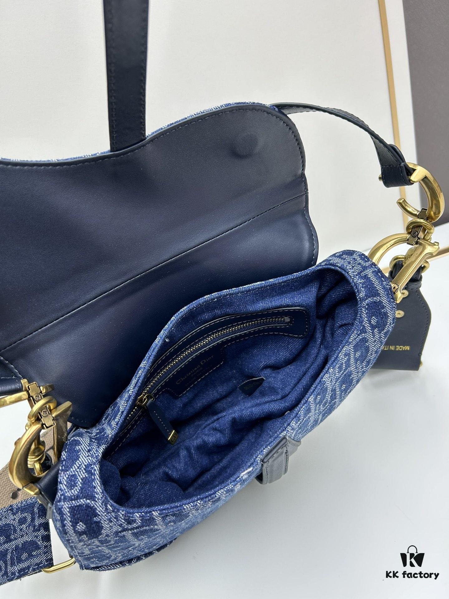 Large Size (With Box) 【♥Dior Saddle Vintage Collection♥】 Dimensions: 25.5 x 20 x 6.5 cm