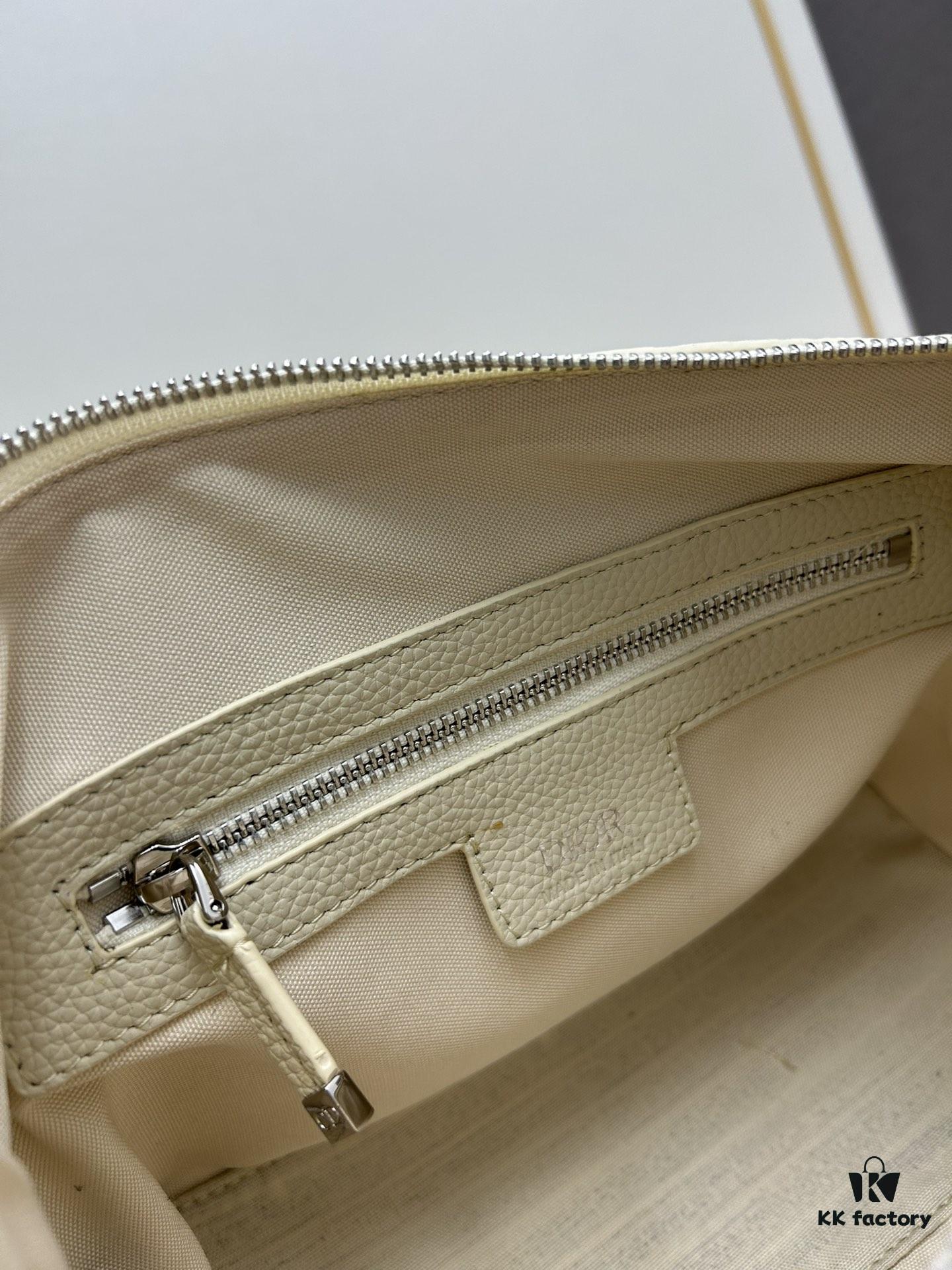 Weekender 25 Handbag in Elegantly Designed Grain Leather with Dior Gravity Pattern