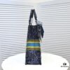 Large Size 🔥 Embroidered Edge Dior Shopping Tote with Scarf! Counter Version! Limited Edition Worn by Celebrities! Stylish and Elegant! Premium Imported Fabric, High-End Quality! Can Easily Pass as Authentic! Ideal for Outings with Extra-Large Capacity!