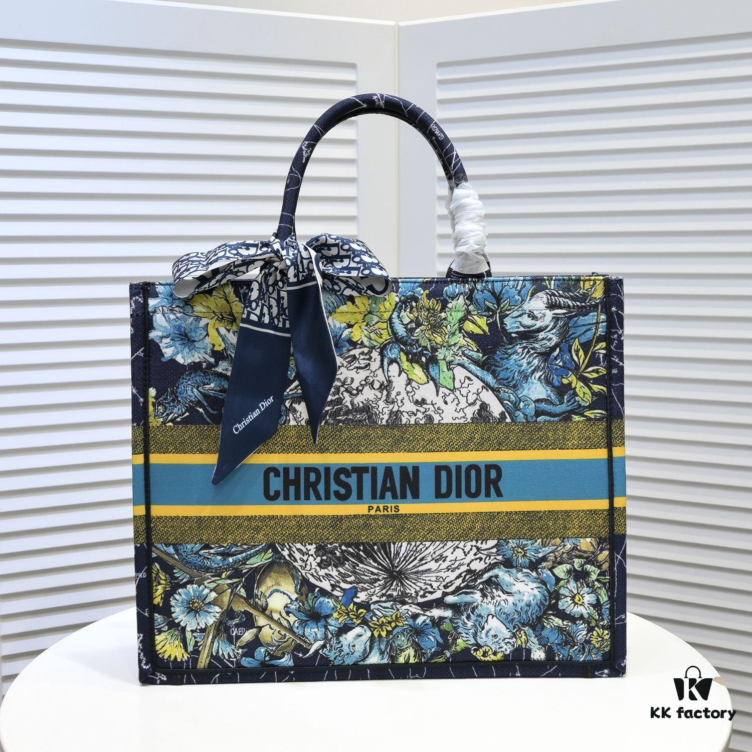 Large Size 🔥 Embroidered Edge Dior Shopping Tote with Scarf! Counter Version! Limited Edition Worn by Celebrities! Stylish and Elegant! Premium Imported Fabric, High-End Quality! Can Easily Pass as Authentic! Ideal for Outings with Extra-Large Capacity!