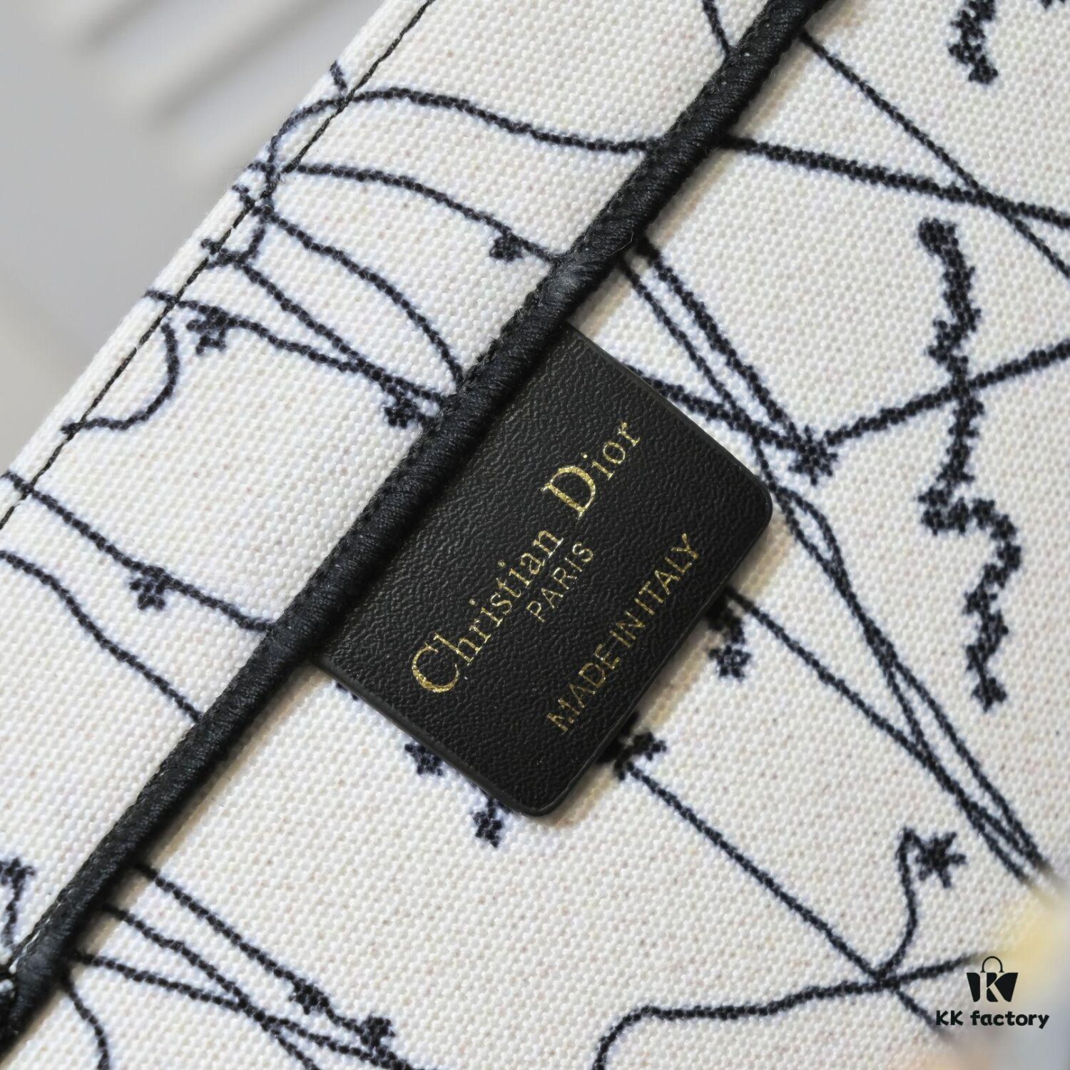 Large Size 🔥 Embroidered Edge Dior New Arrival Boutique Shopping Bag! Limited Edition Celebrity Style!