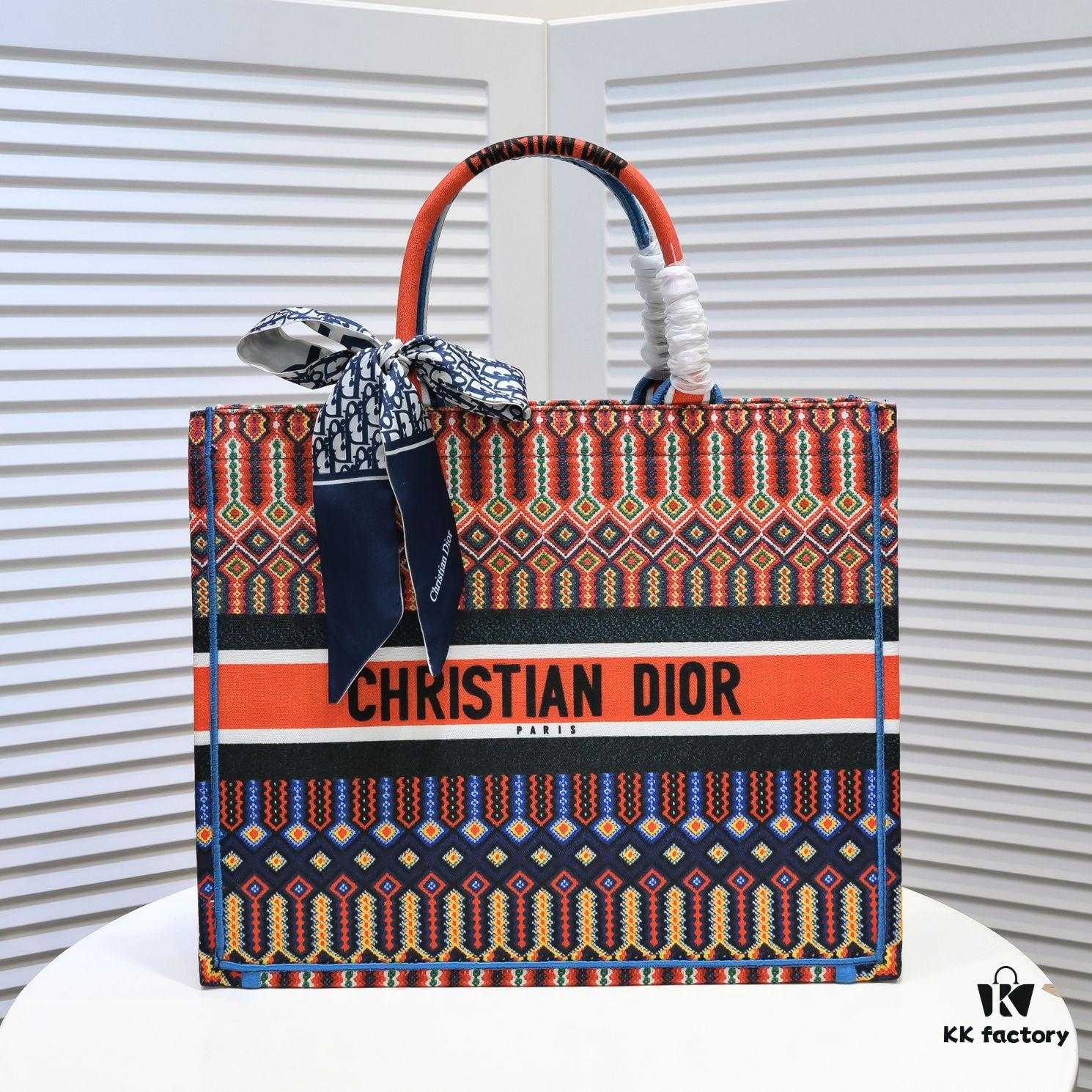 Large Size 🔥 Embroidered Edge Dior New Arrival Shopping Bag! Counter Synchronized Update! Celebrity Limited Edition! Extremely Stylish! Imported Fabric, High-End Quality! Perfect for Visiting Official Stores! Ideal Choice for Outings with Extra-Large Capacity!