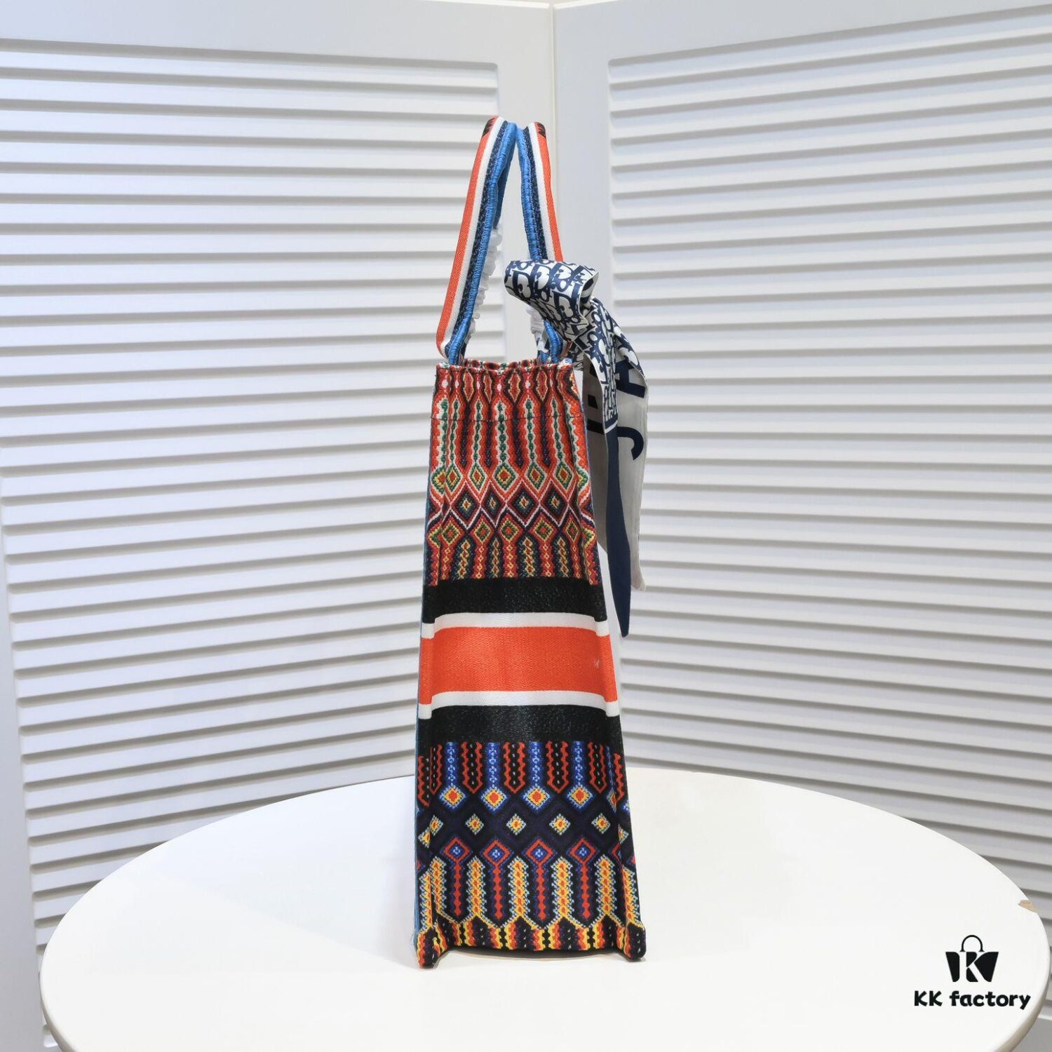 Large Size 🔥 Embroidered Edge Dior New Arrival Shopping Bag! Counter Synchronized Update! Celebrity Limited Edition! Extremely Stylish! Imported Fabric, High-End Quality! Perfect for Visiting Official Stores! Ideal Choice for Outings with Extra-Large Capacity!