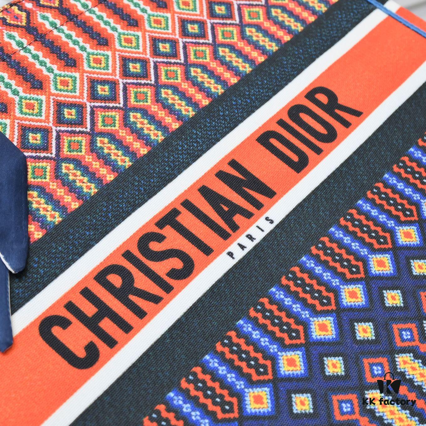 Large Size 🔥 Embroidered Edge Dior New Arrival Shopping Bag! Counter Synchronized Update! Celebrity Limited Edition! Extremely Stylish! Imported Fabric, High-End Quality! Perfect for Visiting Official Stores! Ideal Choice for Outings with Extra-Large Capacity!