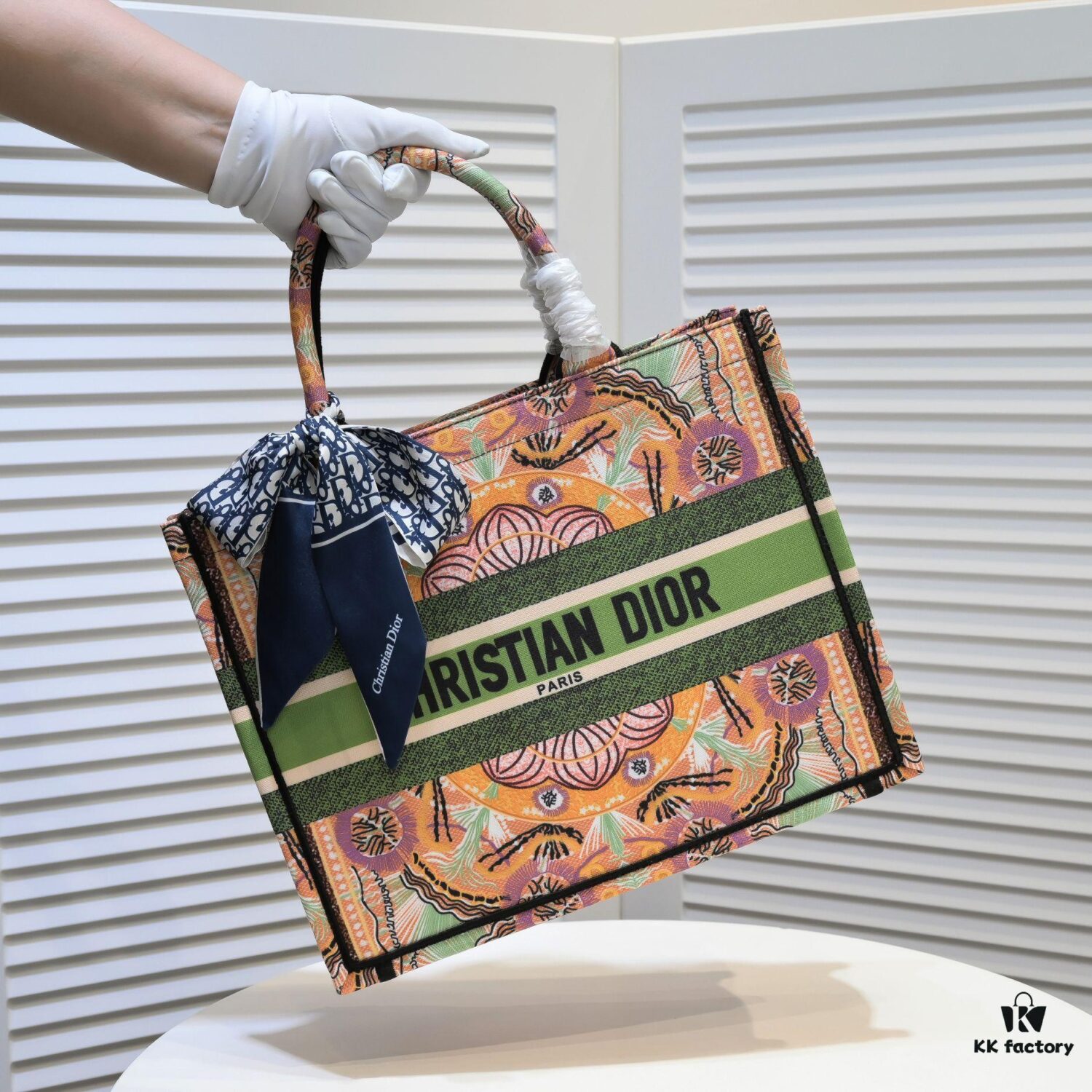 Dior Small Shopping Bag with Silk Scarf, Hemmed, New Arrival at Dior Counter, Limited Edition Worn by Celebrities, Stylish and Elegant, Imported Fabric, High-End Quality