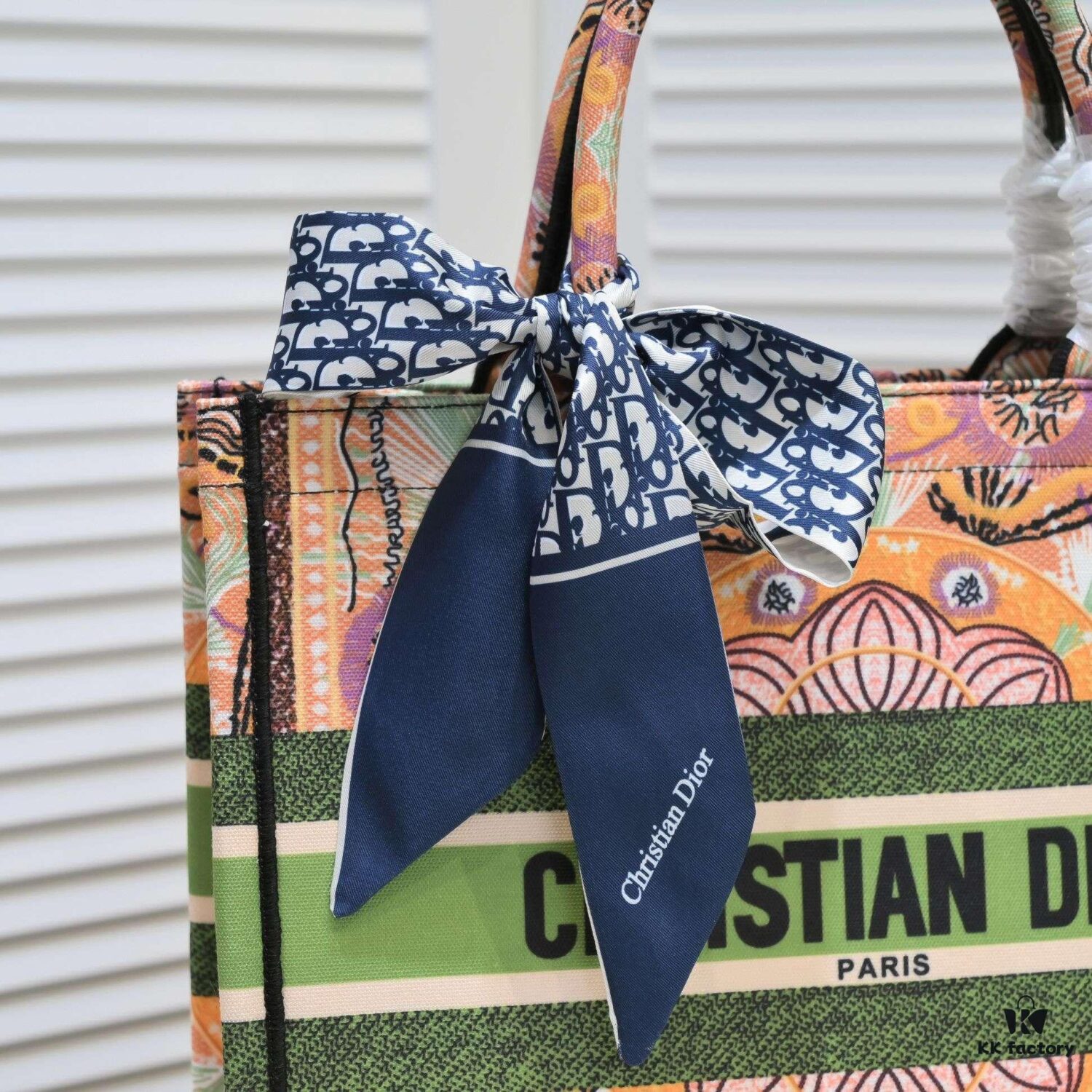 Dior Small Shopping Bag with Silk Scarf, Hemmed, New Arrival at Dior Counter, Limited Edition Worn by Celebrities, Stylish and Elegant, Imported Fabric, High-End Quality