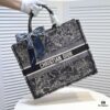 Large Size with Silk Scarf 🔥 Embroidered Edging ➔ Dior New Arrival Boutique Shopping Bag! Synchronized with Boutique Release! Limited Edition Worn by Celebrities! Extremely Stylish!