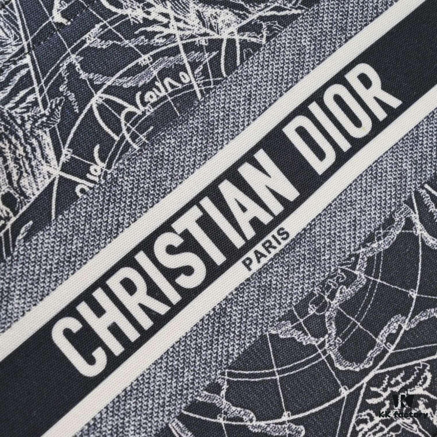 Dior Small Shopping Bag with Silk Scarf, Edged Design - New Arrival from Dior Counter, Limited Edition, Celebrity Style