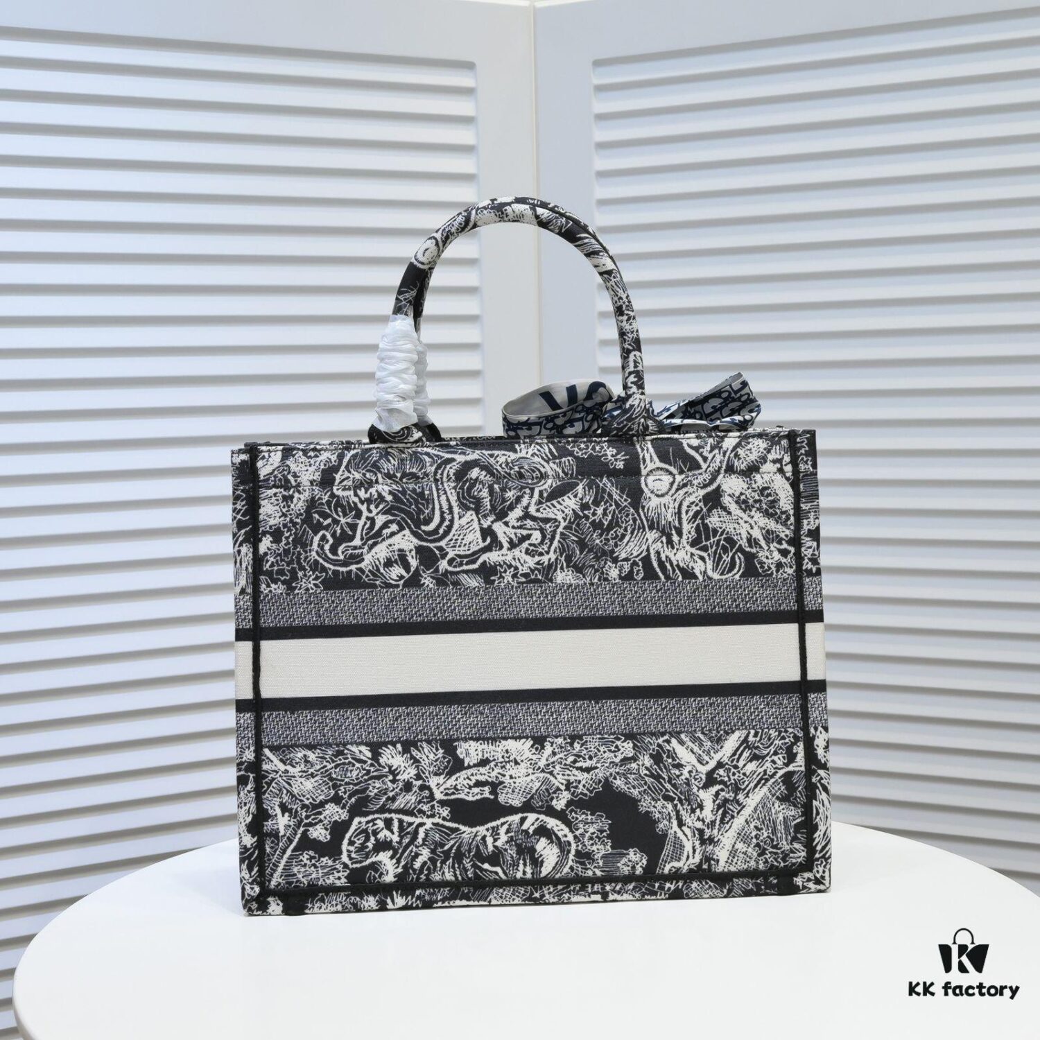 Dior Small Shopping Bag with Silk Scarf, Bound Edges, Model No. 8034, 36*27*16cm, Imported Fabric, Limited Edition, Celebrity Style