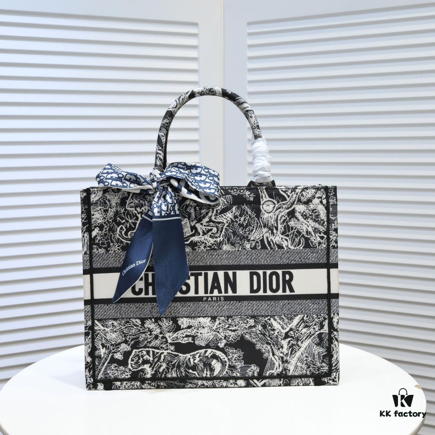 Dior Small Shopping Bag with Silk Scarf, Bound Edges, Model No. 8034, 36*27*16cm, Imported Fabric, Limited Edition, Celebrity Style