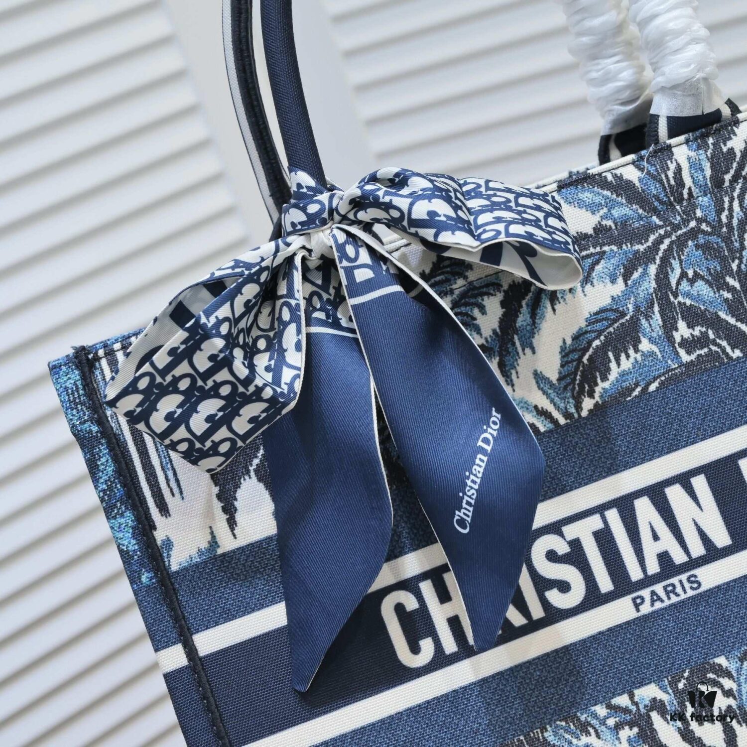 Dior Small Shopping Bag with Silk Scarf, Edged Design - New Arrival from Dior Counter, Limited Edition, Celebrity Style