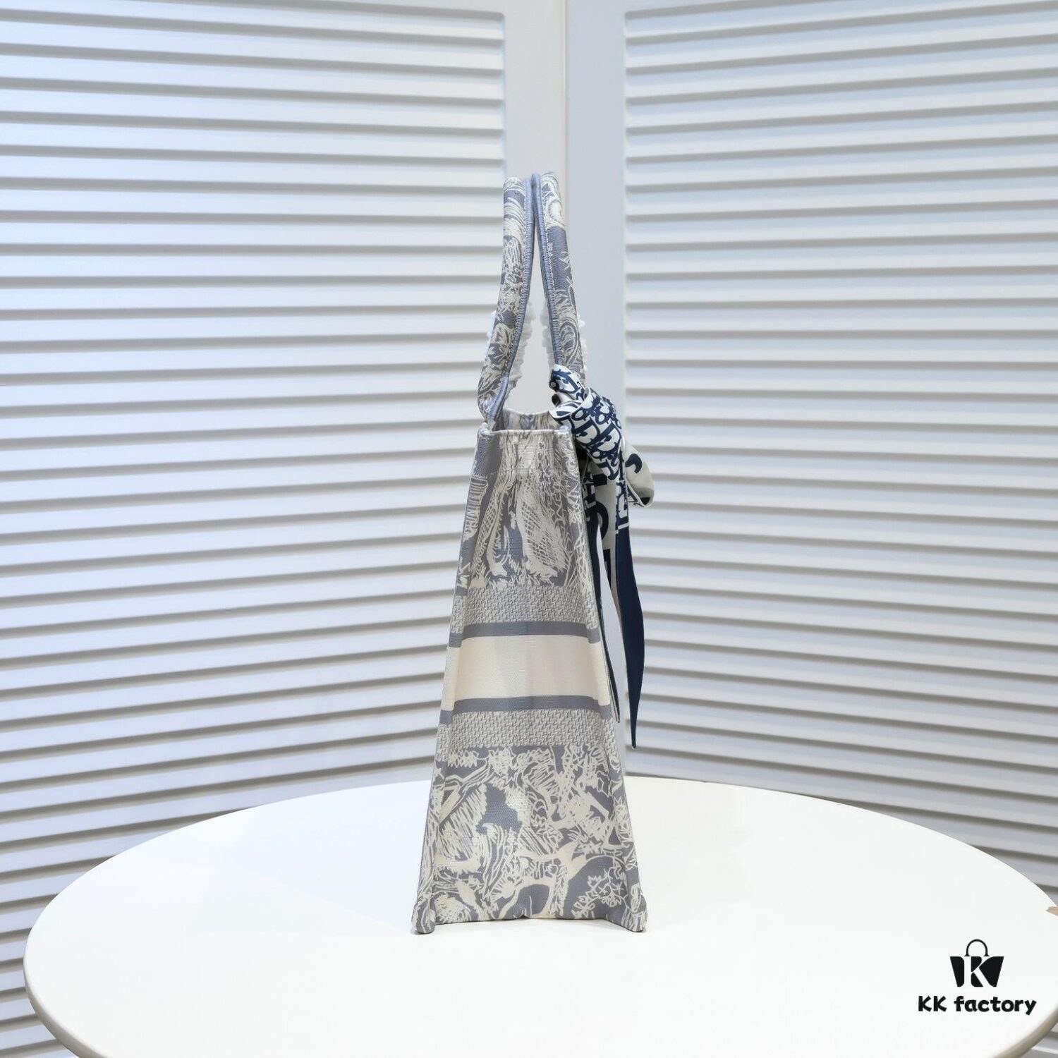 Dior Small Shopping Bag with Silk Scarf, Edged Design, Limited Edition, Celebrity Style, Imported Fabric, High-End Quality