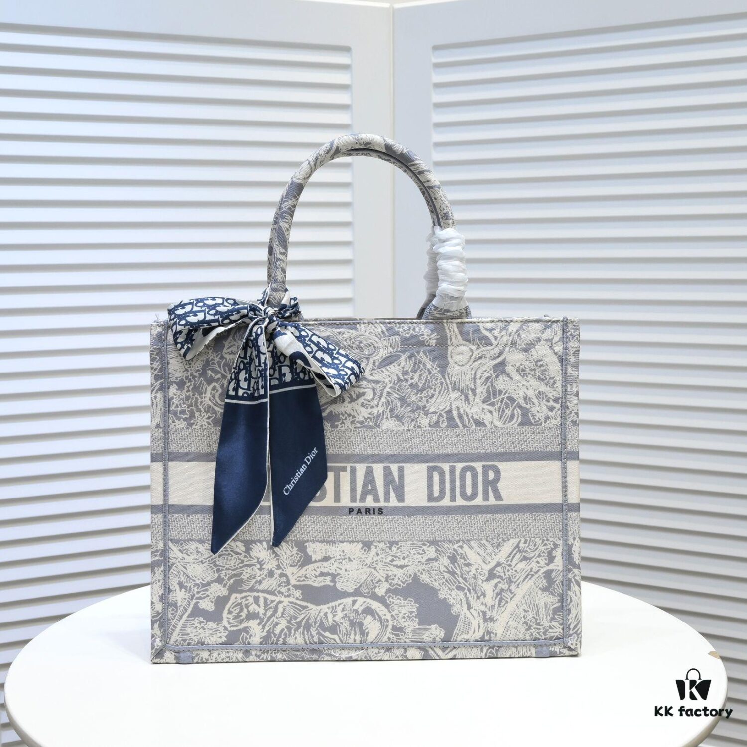 Dior Small Shopping Bag with Silk Scarf, Edged Design, Limited Edition, Celebrity Style, Imported Fabric, High-End Quality