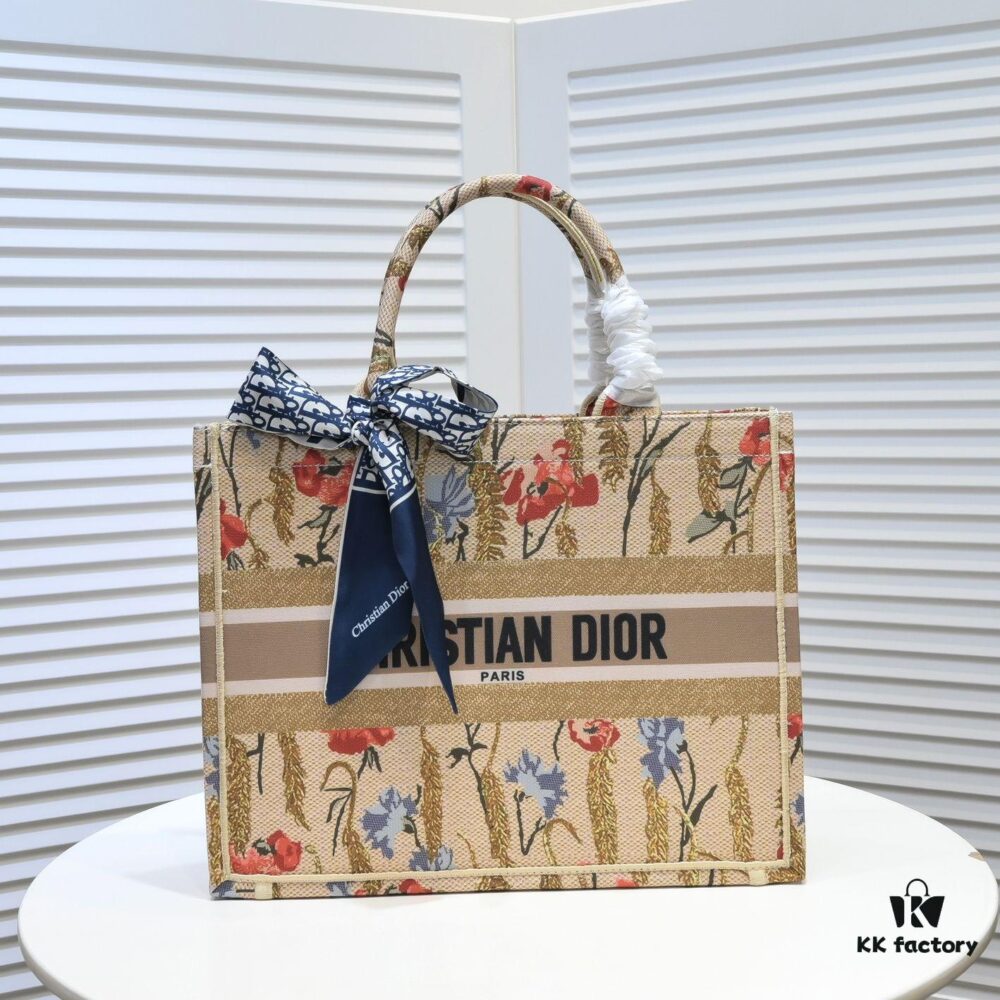 Dior Small Shopping Bag with Silk Scarf, Lockstitch, Counter New Arrival, Limited Edition, Celebrity Style, Imported Fabric, High-End Quality