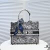 Dior Small Shopping Bag with Silk Scarf, Hemmed, New Arrival from Dior Counter! Limited Edition, Same as Celebrity Style!