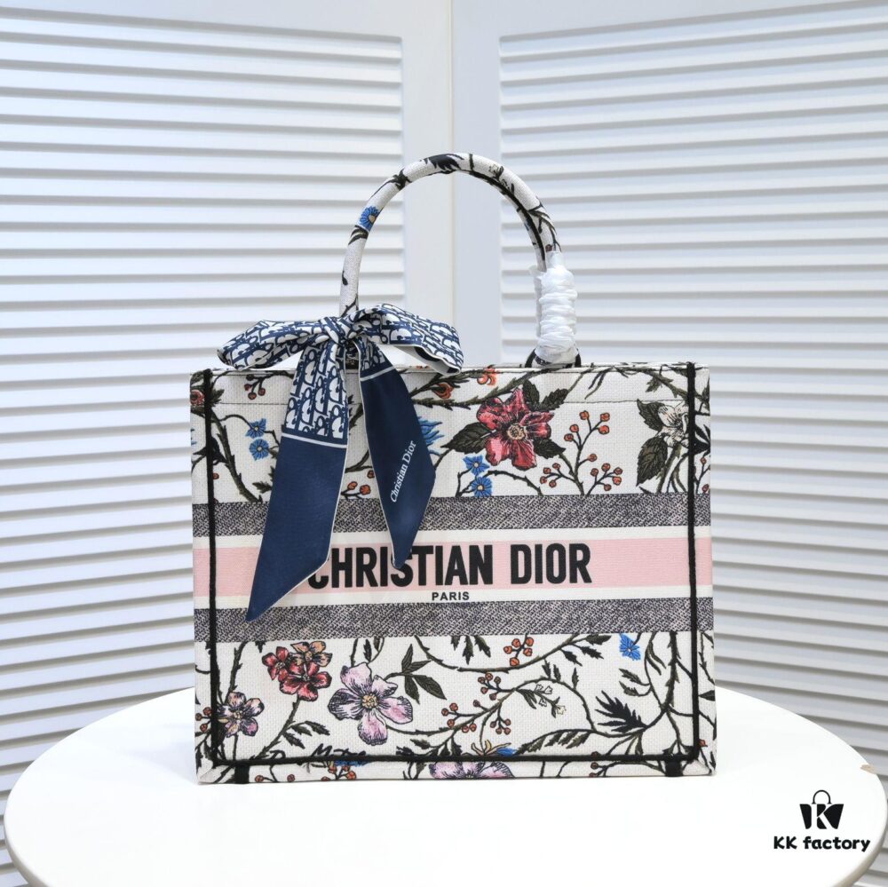Dior Small Shopping Bag with Silk Scarf, Bound Edges, New Arrival from Dior Counter, Limited Edition, Celebrity Style, High-End Quality, Imported Fabric
