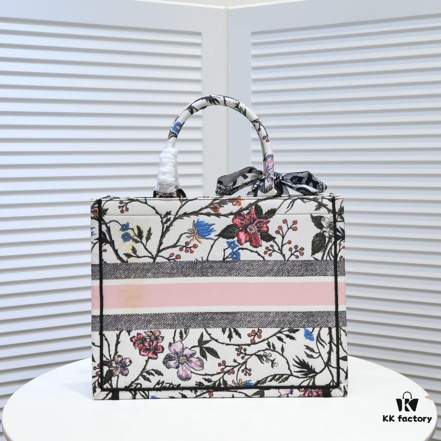 Dior Small Shopping Bag with Silk Scarf, Bound Edges, New Arrival from Dior Counter, Limited Edition, Celebrity Style, High-End Quality, Imported Fabric