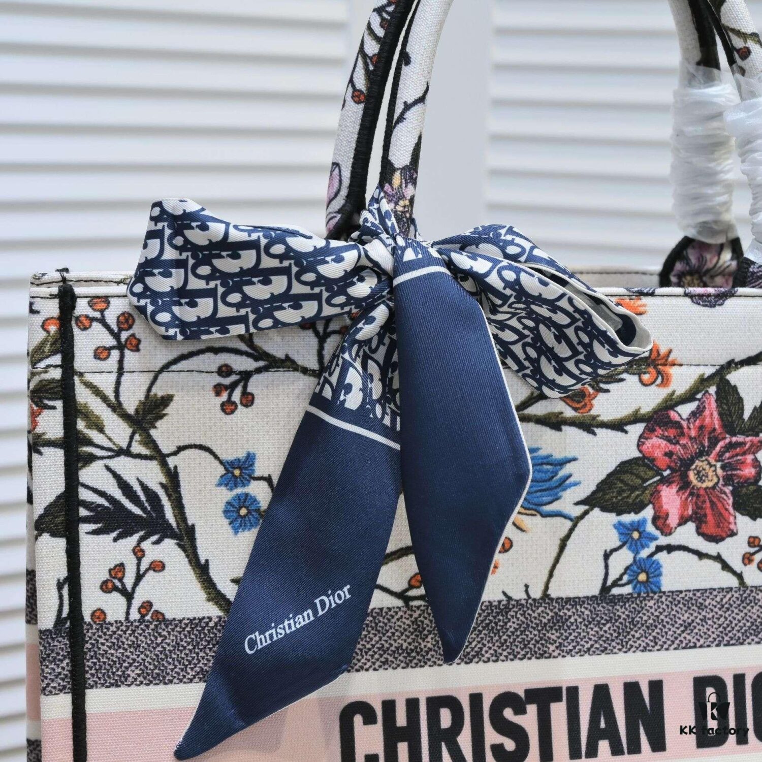 Large Size Dior Shopping Tote with Scarf, Embroidered Edging, Limited Edition, Celebrity Style, High-Quality Imported Fabric