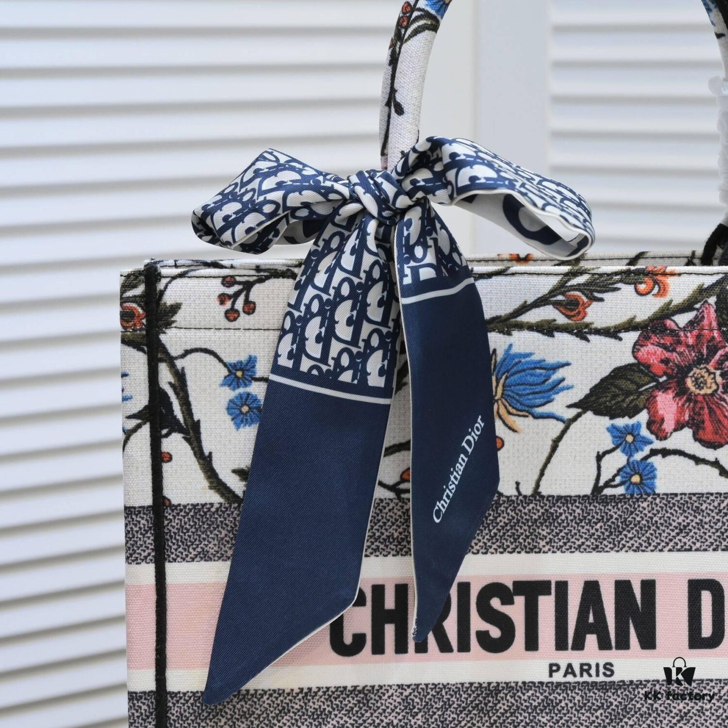 Dior Small Shopping Bag with Silk Scarf, Bound Edges, New Arrival from Dior Counter, Limited Edition, Celebrity Style, High-End Quality, Imported Fabric