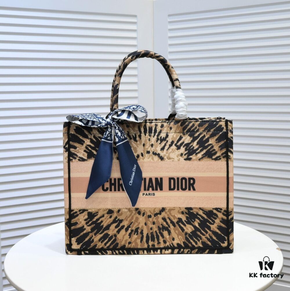 Dior Small Shopping Bag with Silk Scarf, Hemmed, New Arrival at Dior Counter, Limited Edition Worn by Celebrities, Stylish and Premium Quality, Imported Fabric