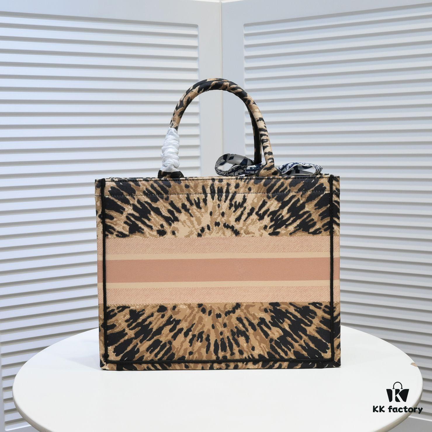 Dior Small Shopping Bag with Silk Scarf, Hemmed, New Arrival at Dior Counter, Limited Edition Worn by Celebrities, Stylish and Premium Quality, Imported Fabric