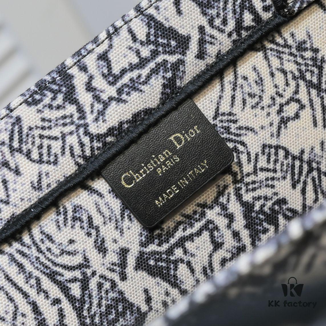 Large DIOR Dior Store New Shopping Bag with Scarf, Embroidered Edging, Limited Edition, Celebrity Style, High-End Quality