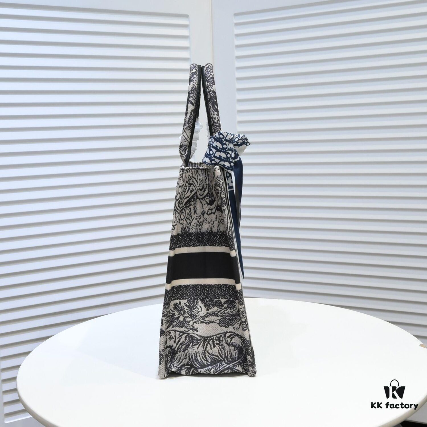 Dior Small Shopping Bag with Silk Scarf, Hemmed, Limited Edition, Celebrity Style, Imported Fabric, High-End Quality