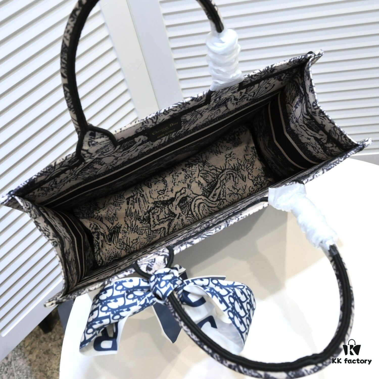 Dior Small Shopping Bag with Silk Scarf, Hemmed, Limited Edition, Celebrity Style, Imported Fabric, High-End Quality