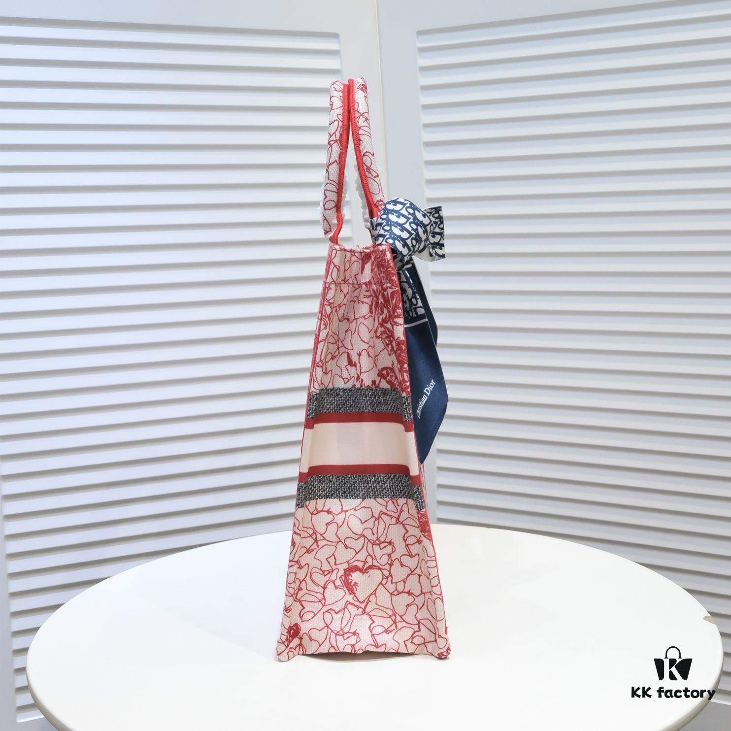 Large Size 🔥 Embroidered Edge Dior Shopping Tote – Official Store New Arrival, Limited Edition, Celebrity Style, Comes with Scarf