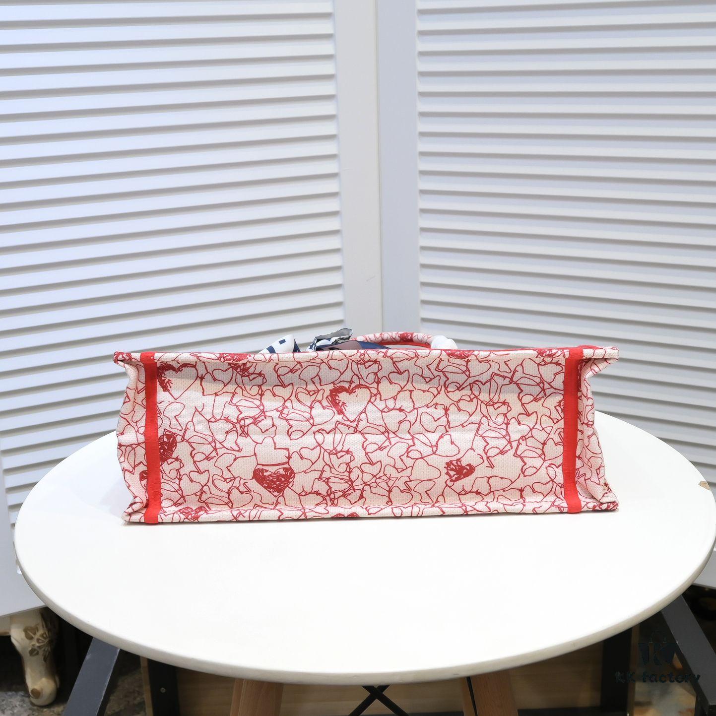 Large Size 🔥 Embroidered Edge Dior Shopping Tote – Official Store New Arrival, Limited Edition, Celebrity Style, Comes with Scarf