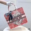 Large Size 🔥 Embroidered Edge Dior Shopping Tote – Official Store New Arrival, Limited Edition, Celebrity Style, Comes with Scarf